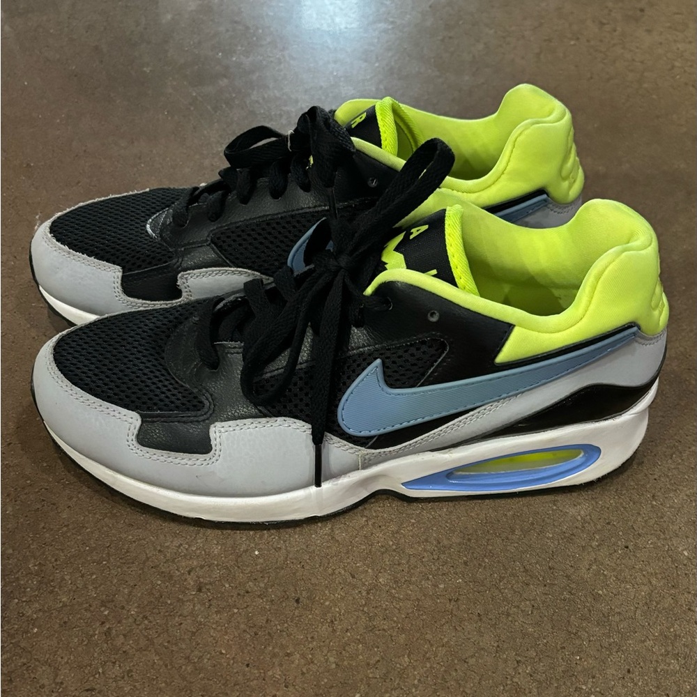 🚨RARE- Nike Air Max ST International